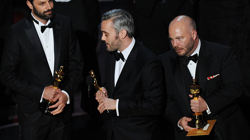 Illustration for article titled Ask a Finger: Did Leonardo DiCaprio Give the Academy the Middle Finger During His Speech?